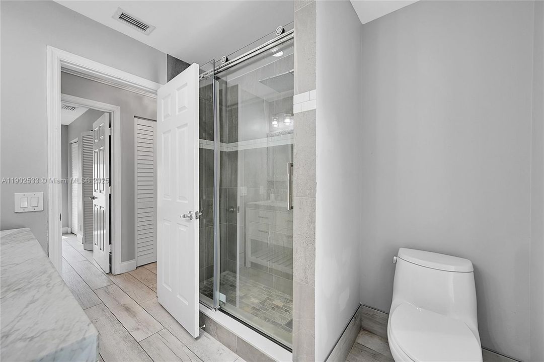 For Rent: $6,000 (4 beds, 2 baths, 2513 Square Feet)