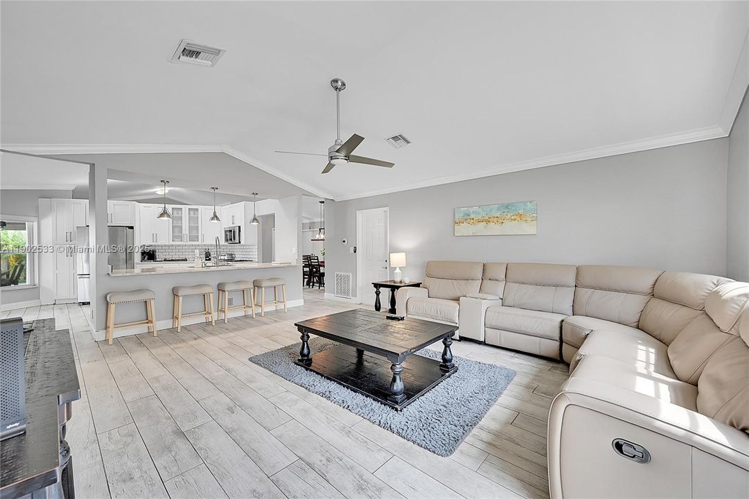 For Rent: $6,000 (4 beds, 2 baths, 2513 Square Feet)