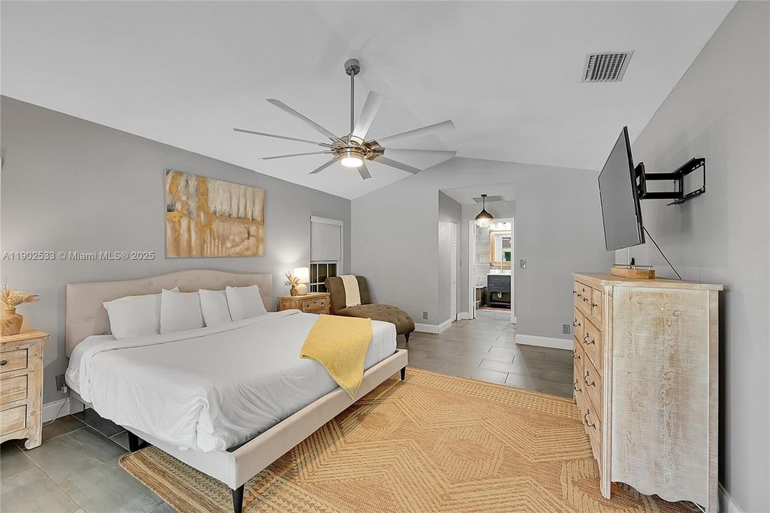 For Rent: $6,000 (4 beds, 2 baths, 2513 Square Feet)