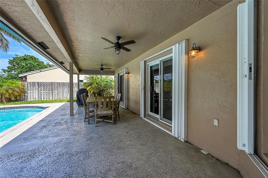 For Rent: $6,000 (4 beds, 2 baths, 2513 Square Feet)