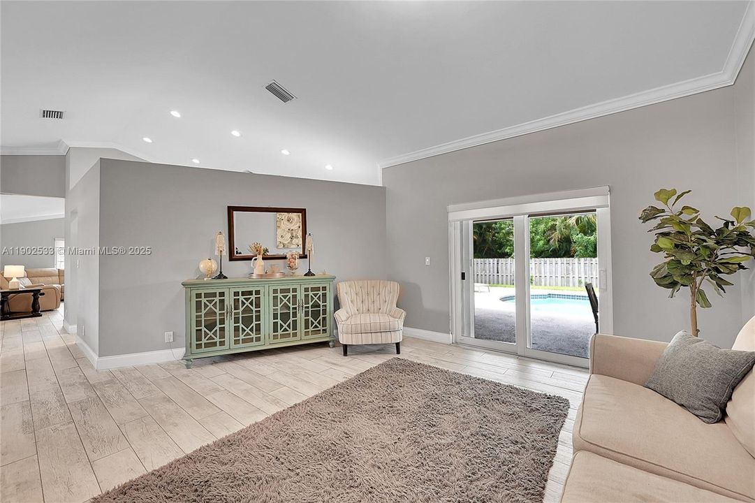 For Rent: $6,000 (4 beds, 2 baths, 2513 Square Feet)