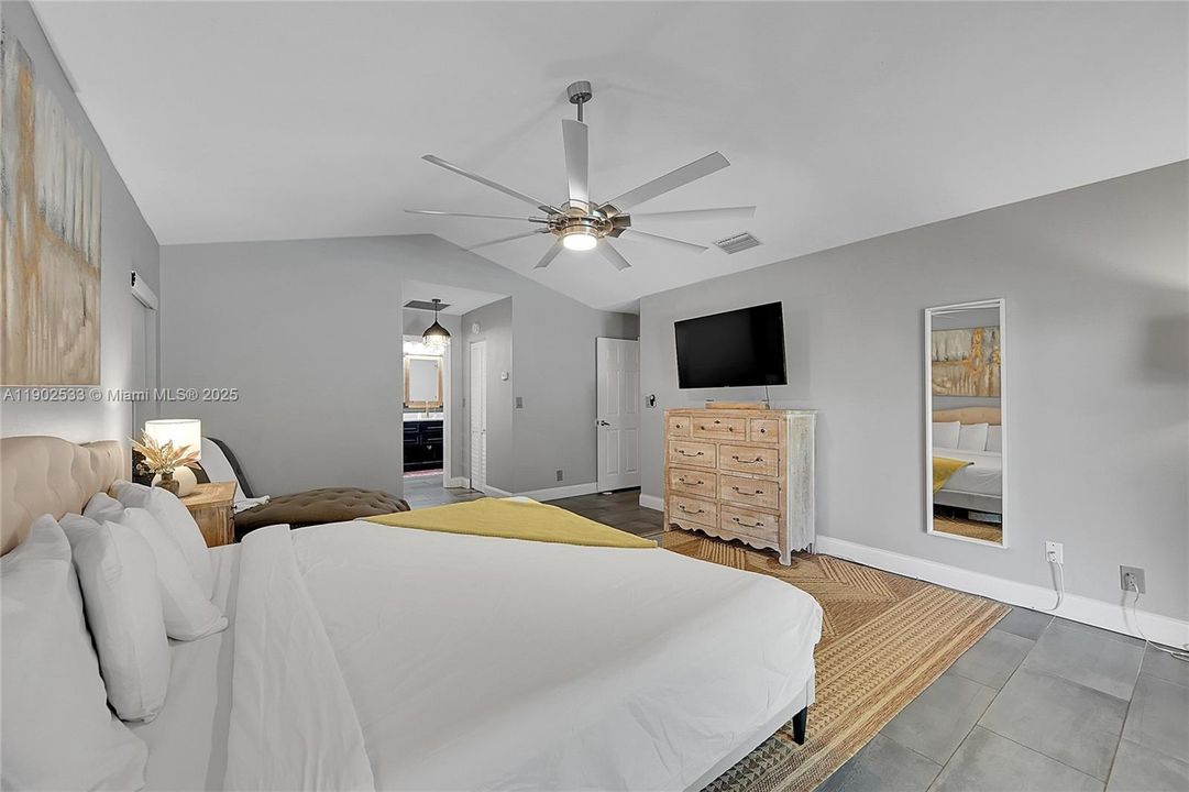 For Rent: $6,000 (4 beds, 2 baths, 2513 Square Feet)