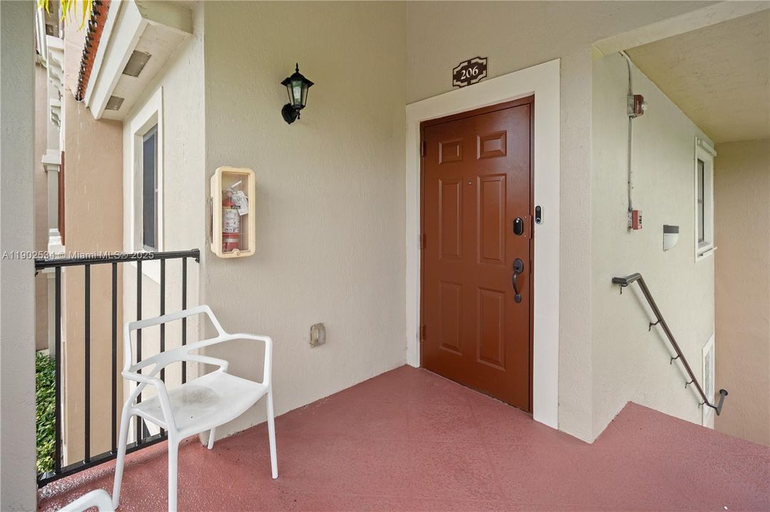 На продажу: $330,000 (3 спален, 2 ванн, 1032 Квадратных фут)