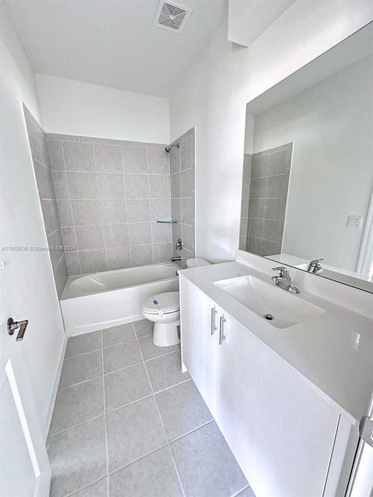 Active With Contract: $2,400 (3 beds, 3 baths, 1328 Square Feet)