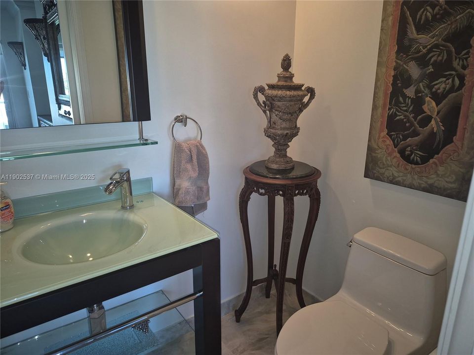 待售: $508,000 (2 贝兹, 1 浴室, 800 平方英尺)