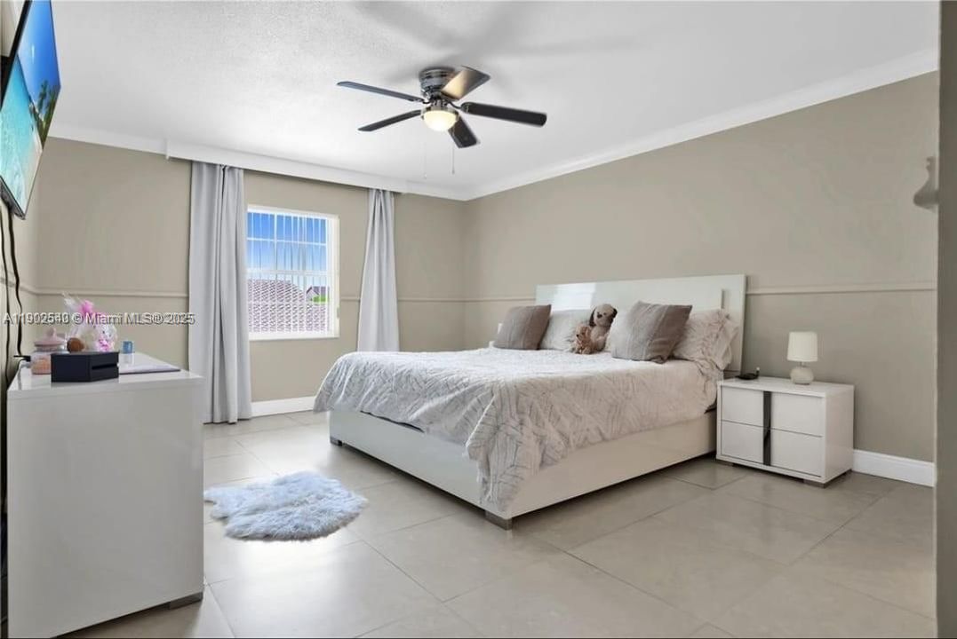 合同活跃: $560,000 (3 贝兹, 2 浴室, 1780 平方英尺)