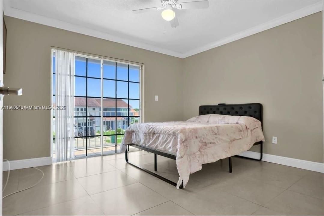 合同活跃: $560,000 (3 贝兹, 2 浴室, 1780 平方英尺)