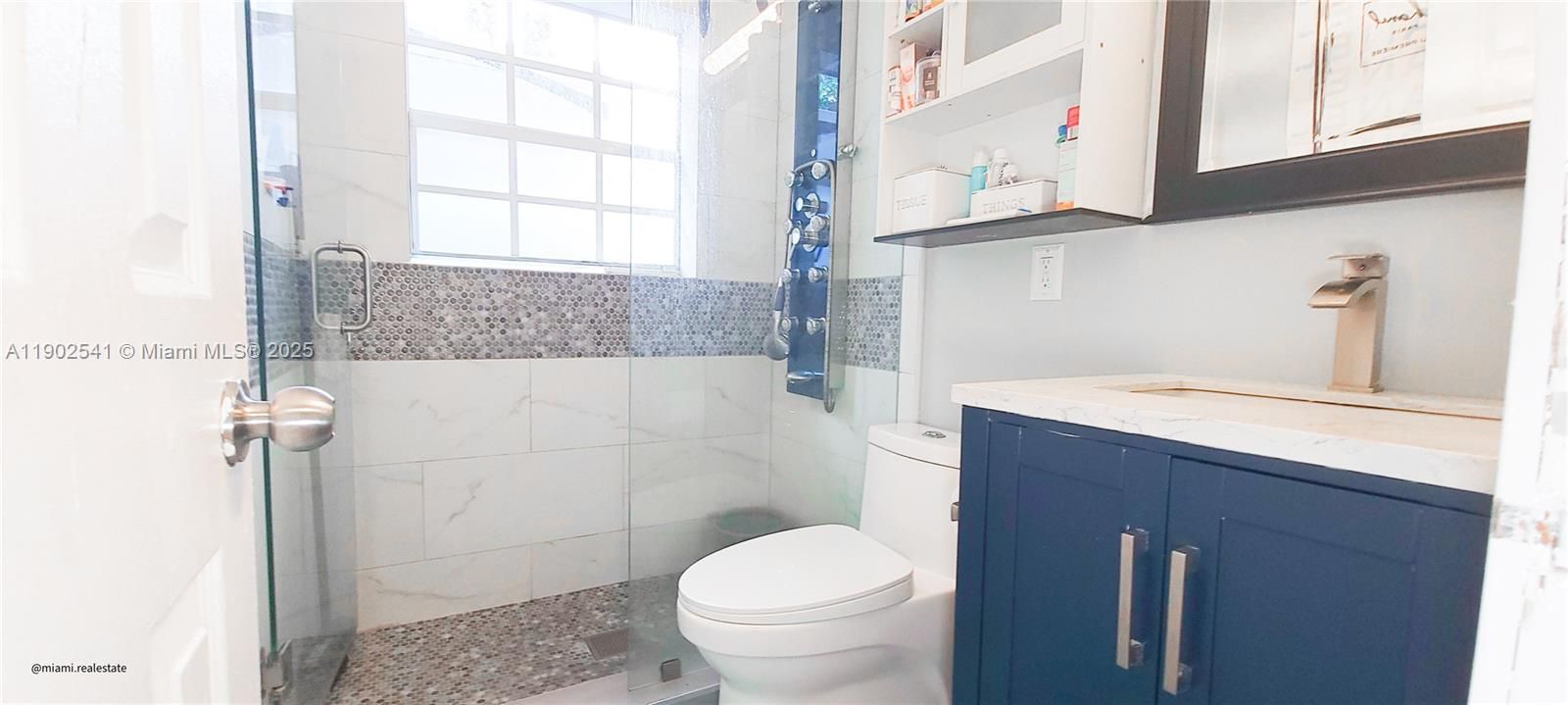 For Sale: $565,000 (3 beds, 2 baths, 1120 Square Feet)