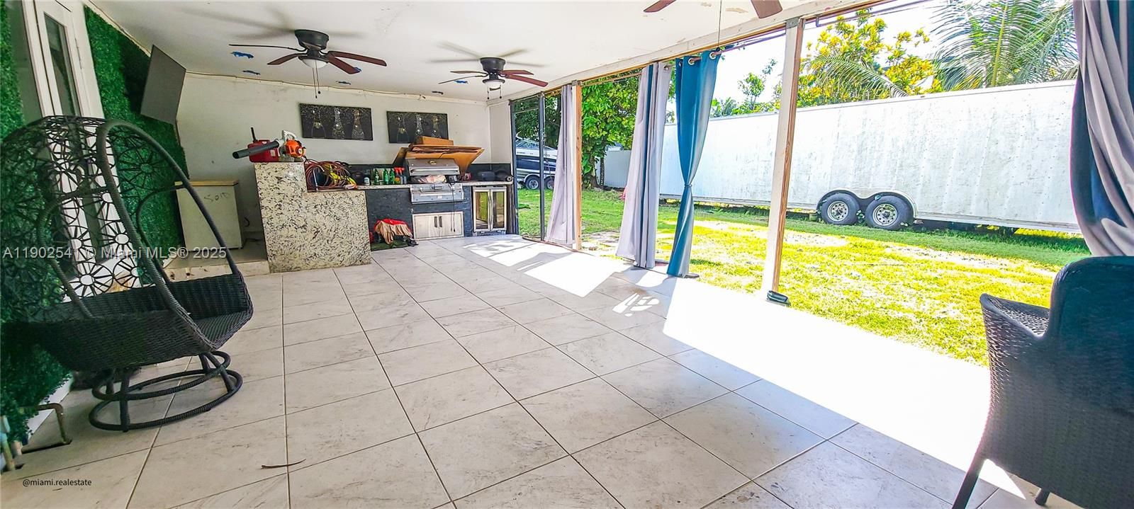 For Sale: $565,000 (3 beds, 2 baths, 1120 Square Feet)