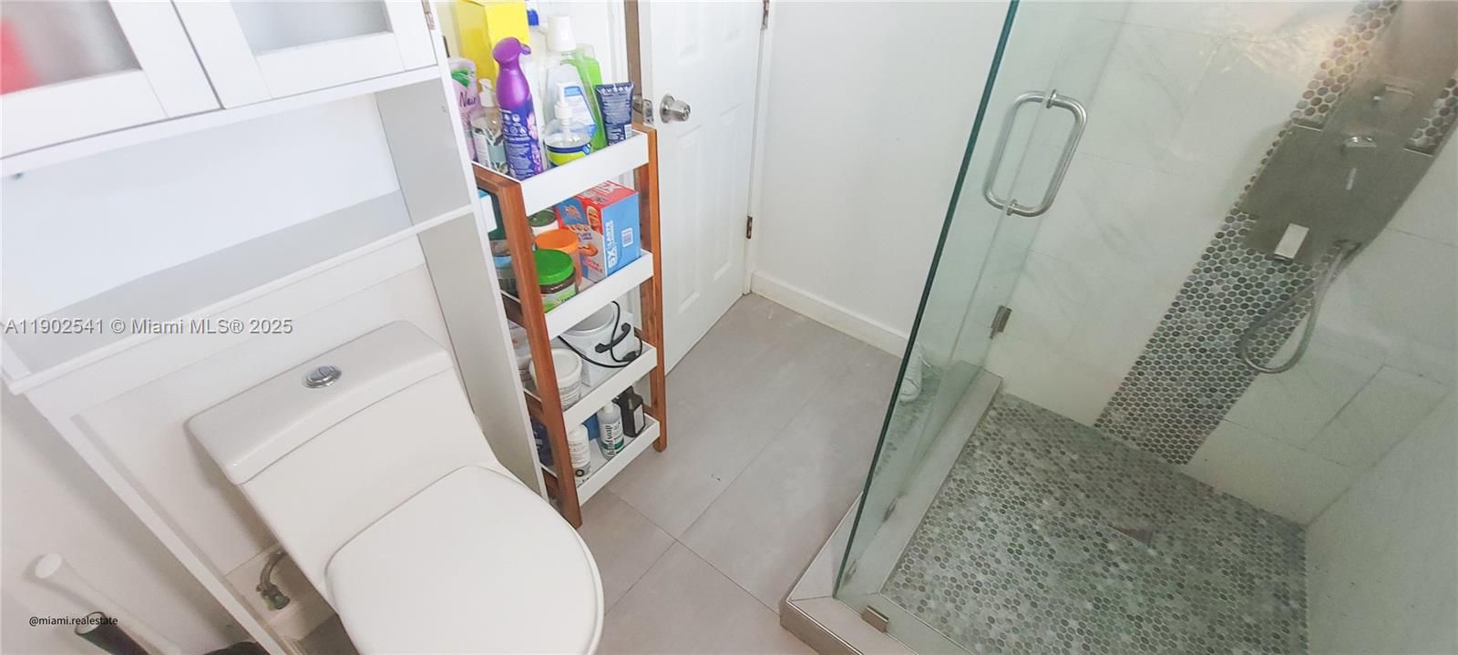 For Sale: $565,000 (3 beds, 2 baths, 1120 Square Feet)