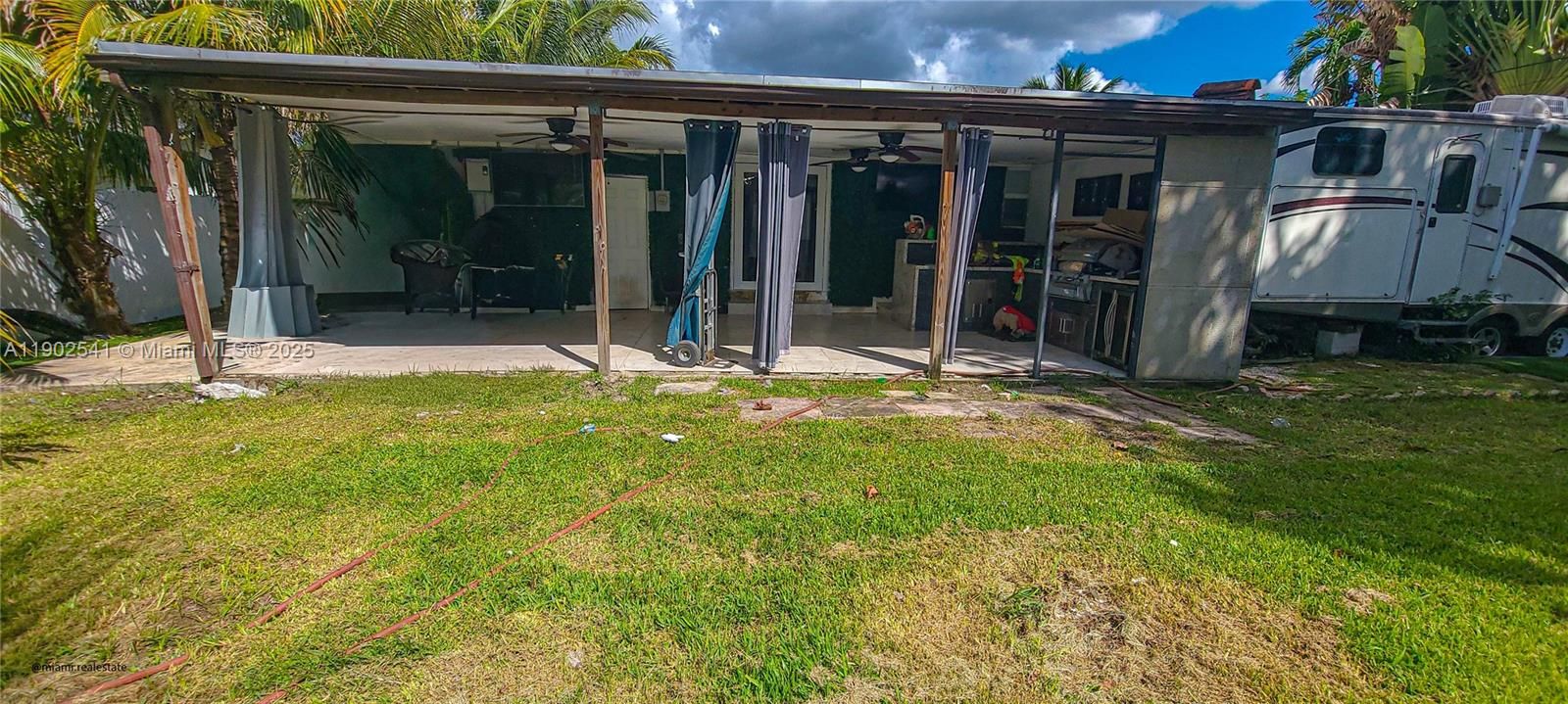 For Sale: $565,000 (3 beds, 2 baths, 1120 Square Feet)