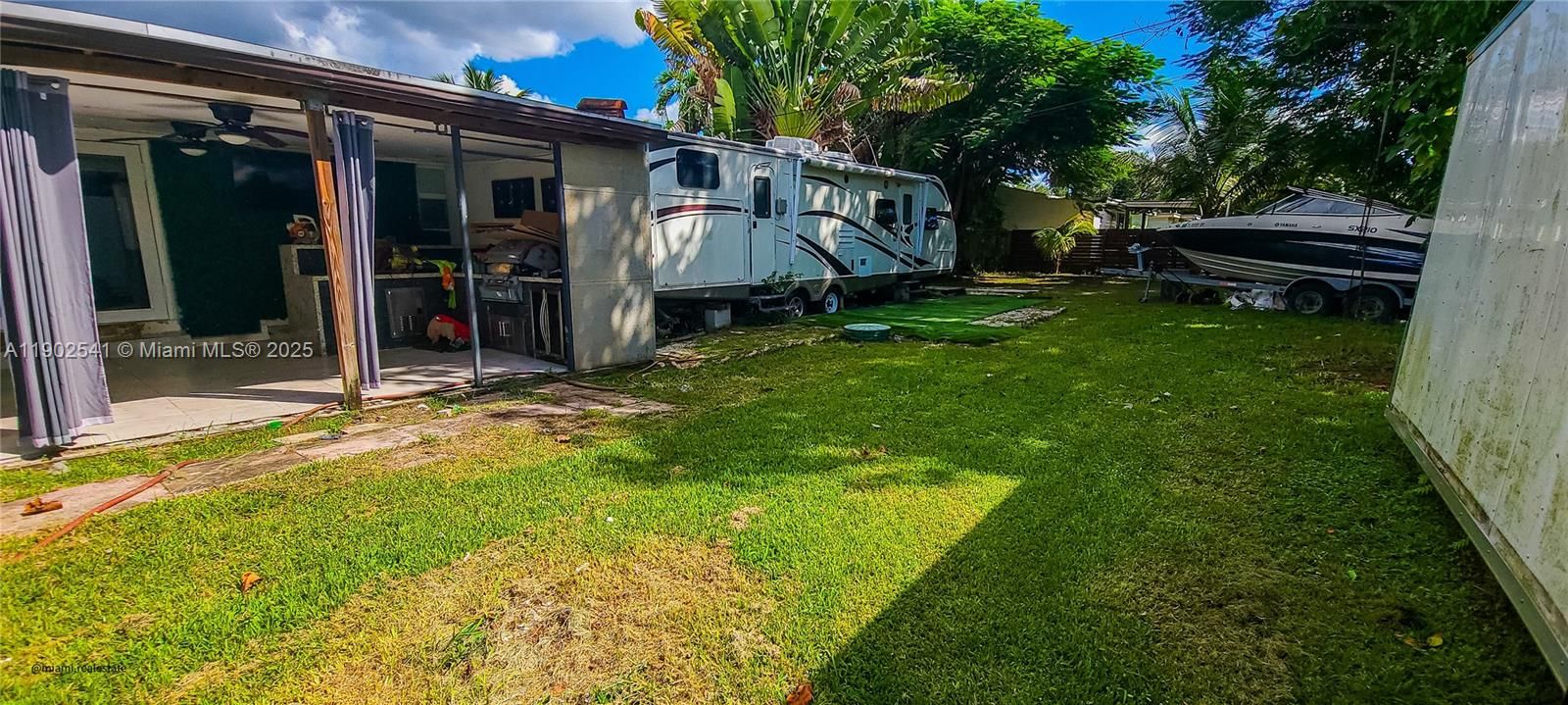 For Sale: $565,000 (3 beds, 2 baths, 1120 Square Feet)