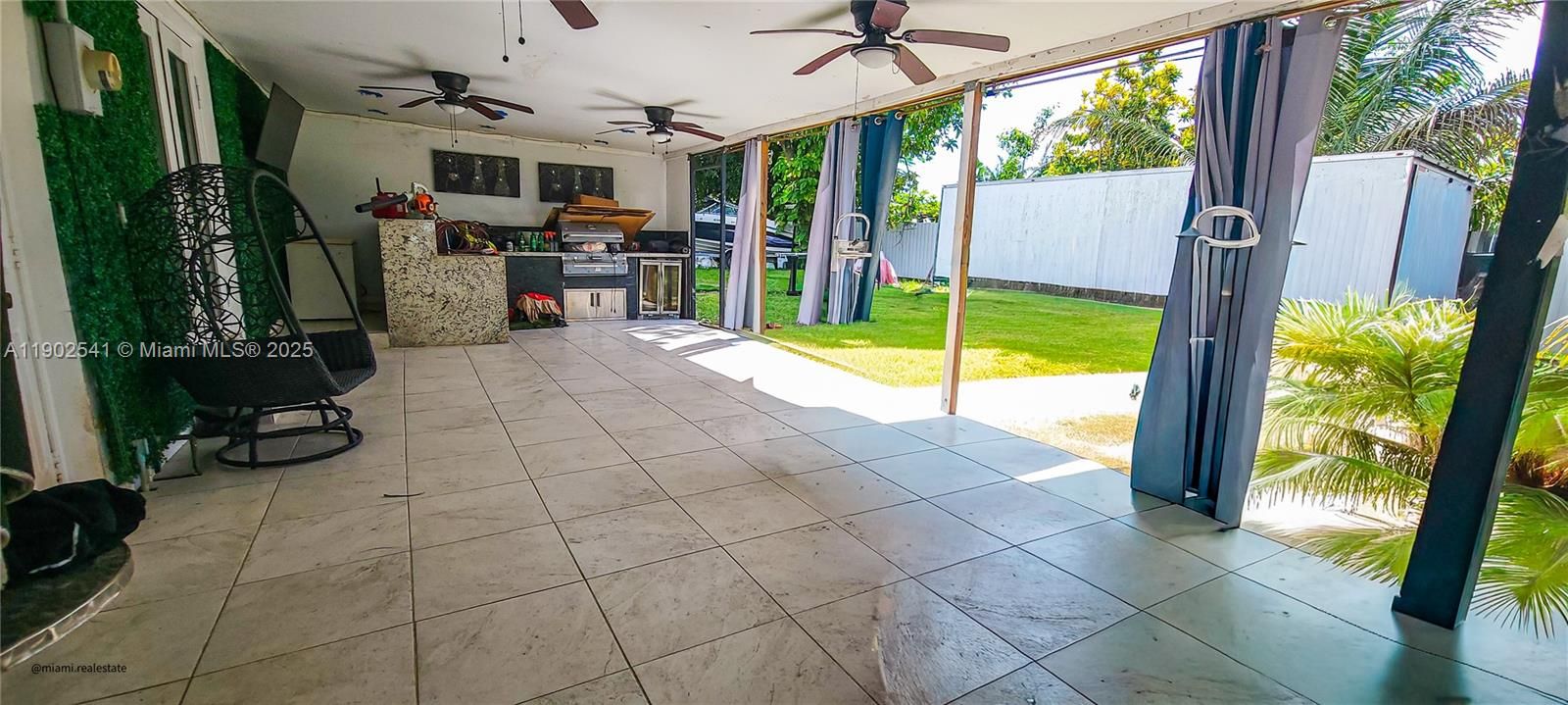 For Sale: $565,000 (3 beds, 2 baths, 1120 Square Feet)