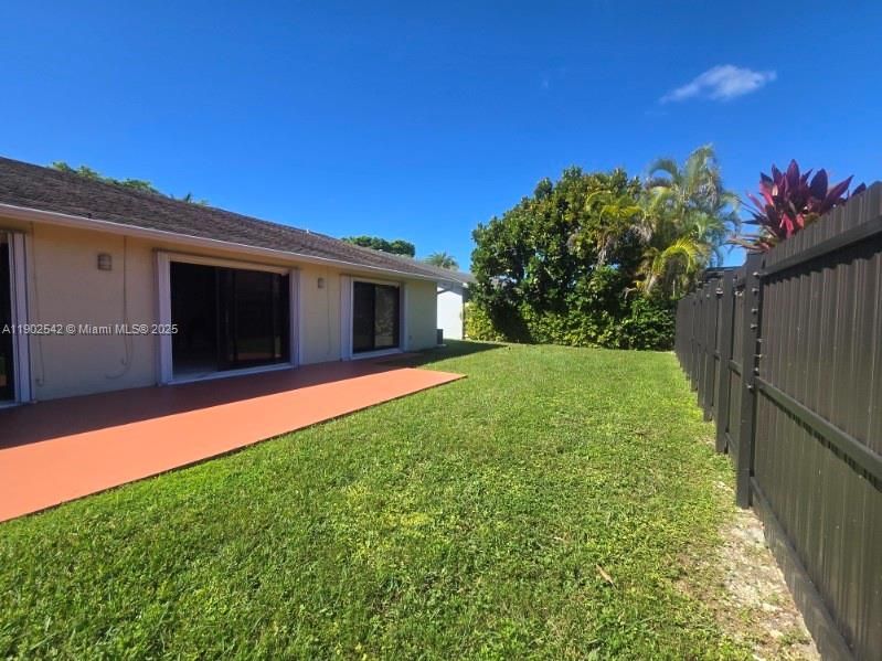 В аренду: $3,395 (3 спален, 2 ванн, 1621 Квадратных фут)