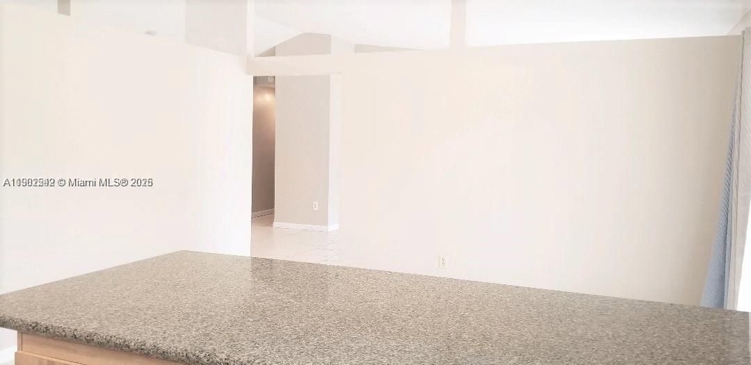 В аренду: $3,395 (3 спален, 2 ванн, 1621 Квадратных фут)