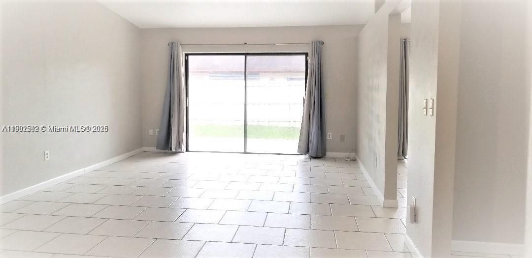 В аренду: $3,395 (3 спален, 2 ванн, 1621 Квадратных фут)