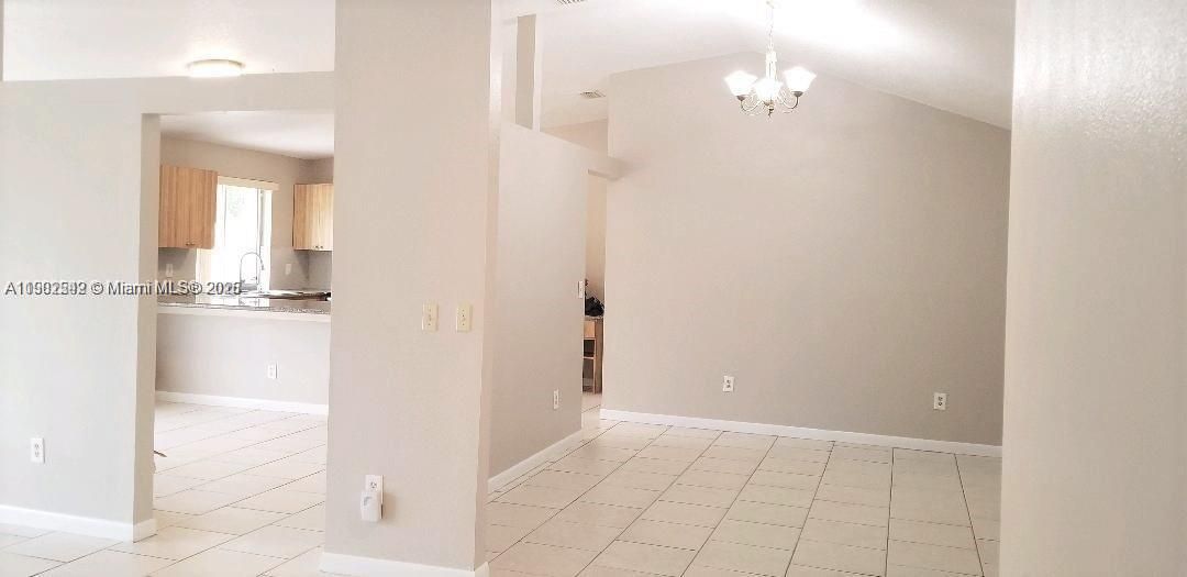 В аренду: $3,395 (3 спален, 2 ванн, 1621 Квадратных фут)