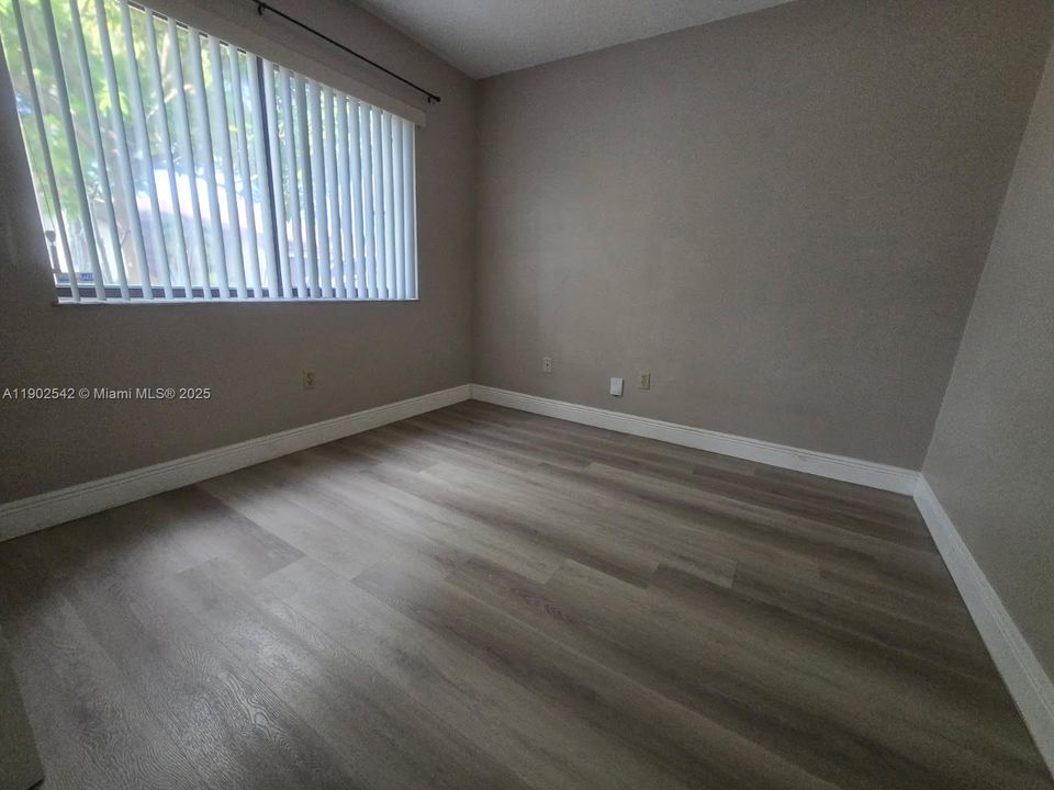 В аренду: $3,395 (3 спален, 2 ванн, 1621 Квадратных фут)