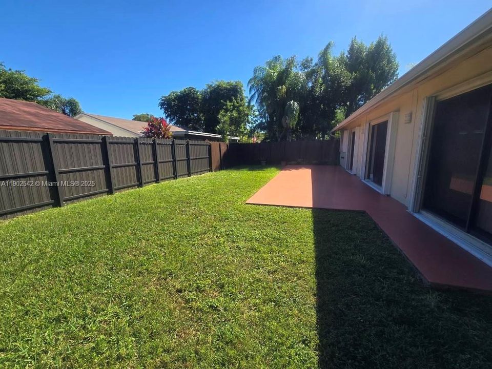 В аренду: $3,395 (3 спален, 2 ванн, 1621 Квадратных фут)