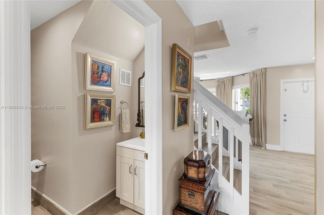 For Sale: $460,000 (3 beds, 2 baths, 1468 Square Feet)