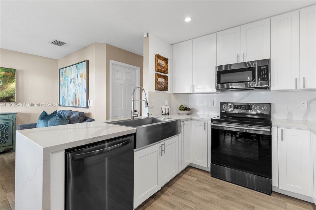 For Sale: $460,000 (3 beds, 2 baths, 1468 Square Feet)