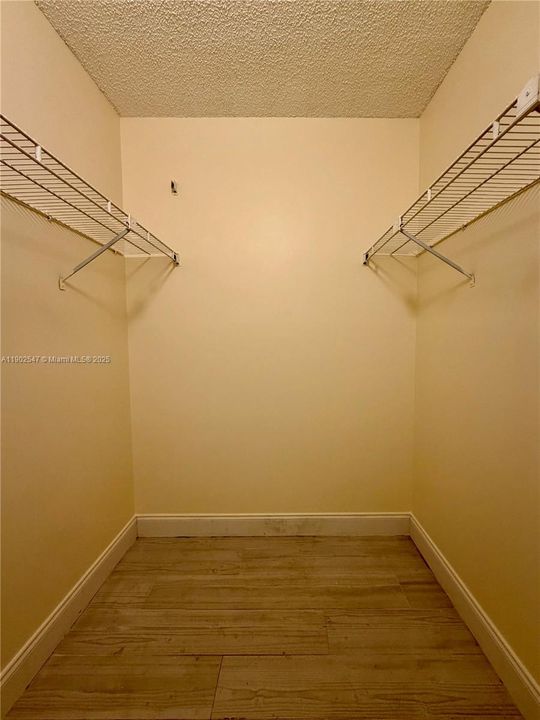 Recently Rented: $3,450 (3 beds, 2 baths, 1586 Square Feet)