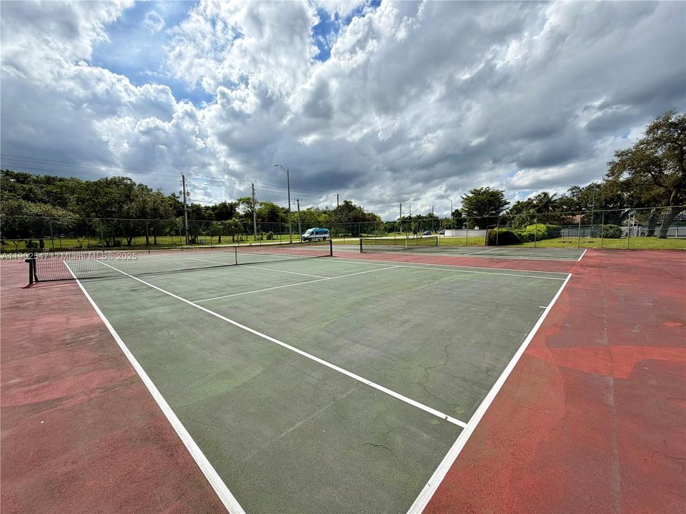 Recently Rented: $3,450 (3 beds, 2 baths, 1586 Square Feet)