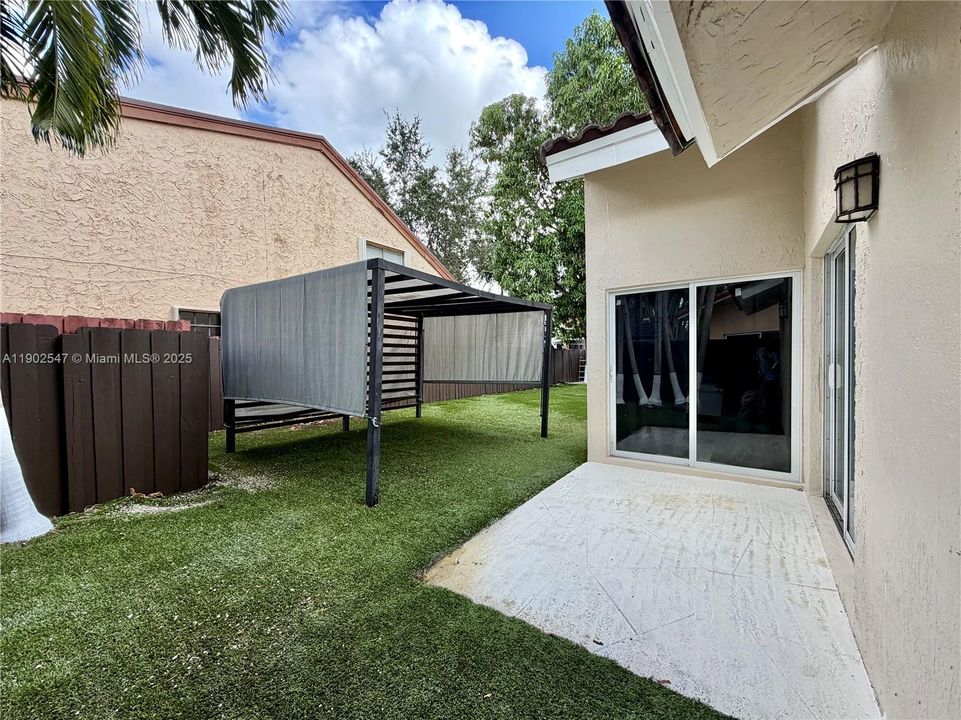 Recently Rented: $3,450 (3 beds, 2 baths, 1586 Square Feet)