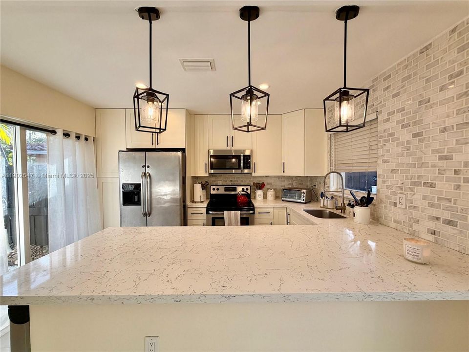 Recently Rented: $3,450 (3 beds, 2 baths, 1586 Square Feet)