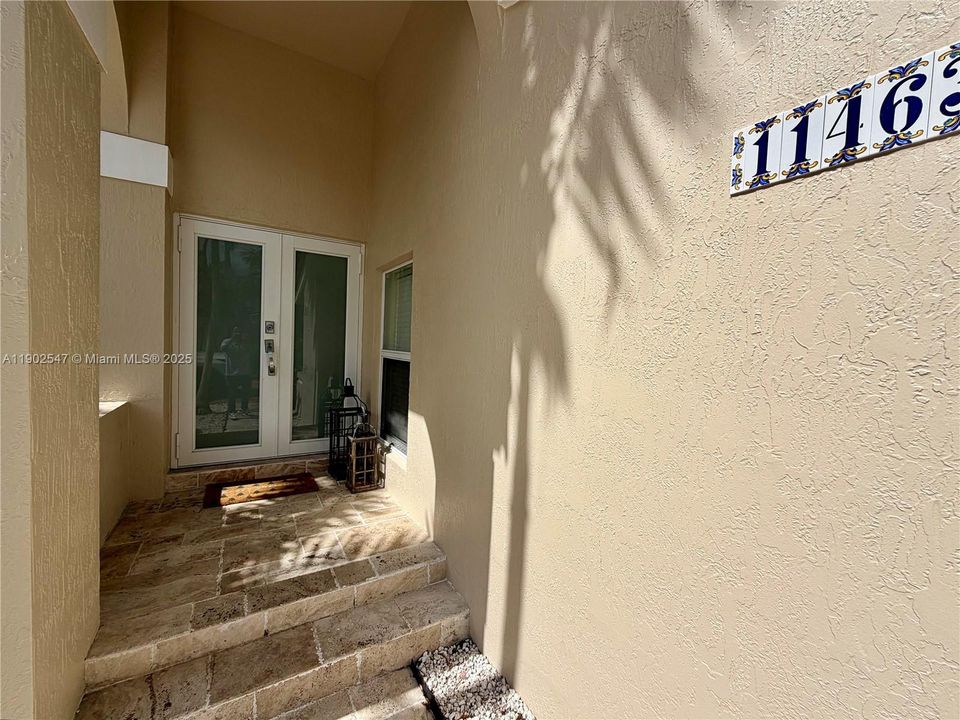 Recently Rented: $3,450 (3 beds, 2 baths, 1586 Square Feet)