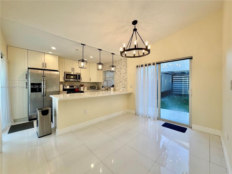 Recently Rented: $3,450 (3 beds, 2 baths, 1586 Square Feet)