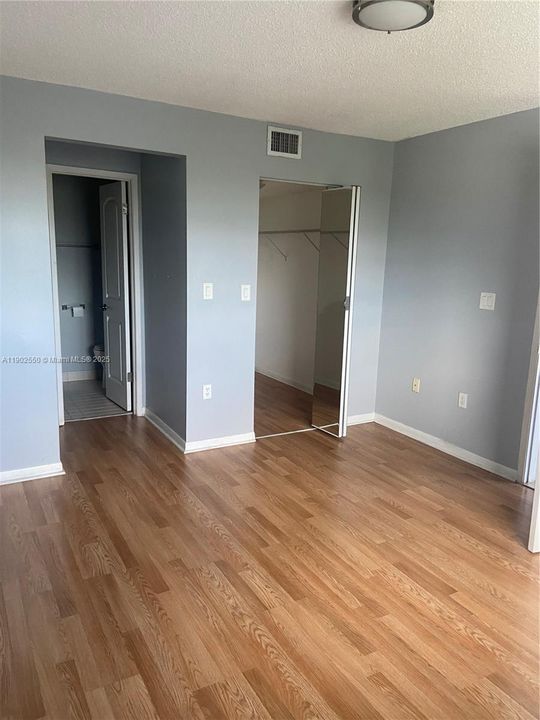 На продажу: $264,900 (2 спален, 2 ванн, 986 Квадратных фут)