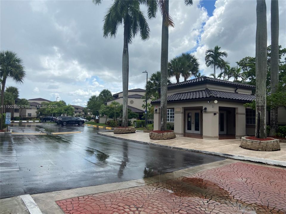 На продажу: $264,900 (2 спален, 2 ванн, 986 Квадратных фут)