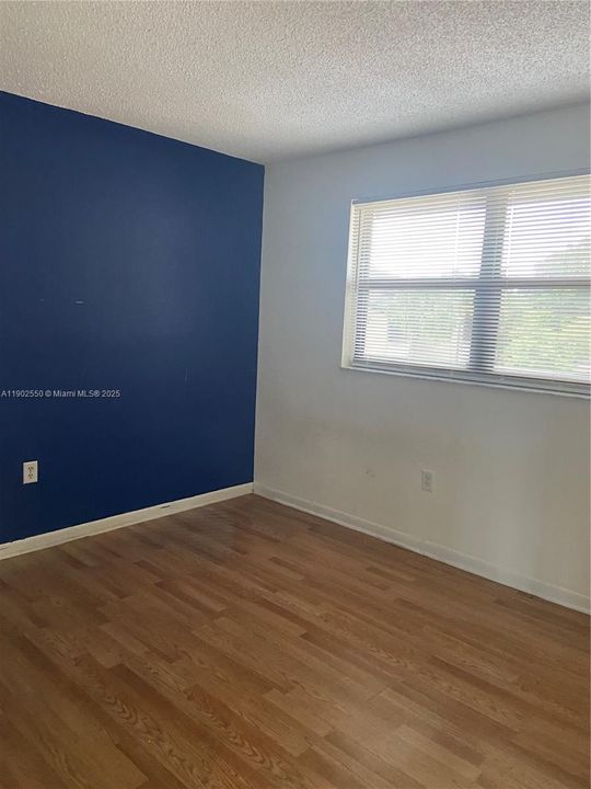 На продажу: $264,900 (2 спален, 2 ванн, 986 Квадратных фут)