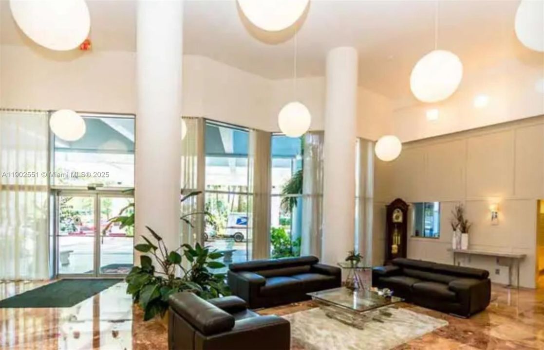 最近租的: $2,500 (1 贝兹, 1 浴室, 753 平方英尺)