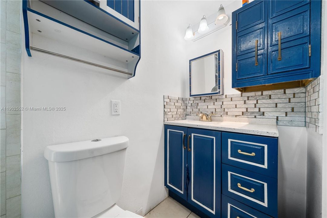 For Sale: $374,950 (3 beds, 2 baths, 932 Square Feet)