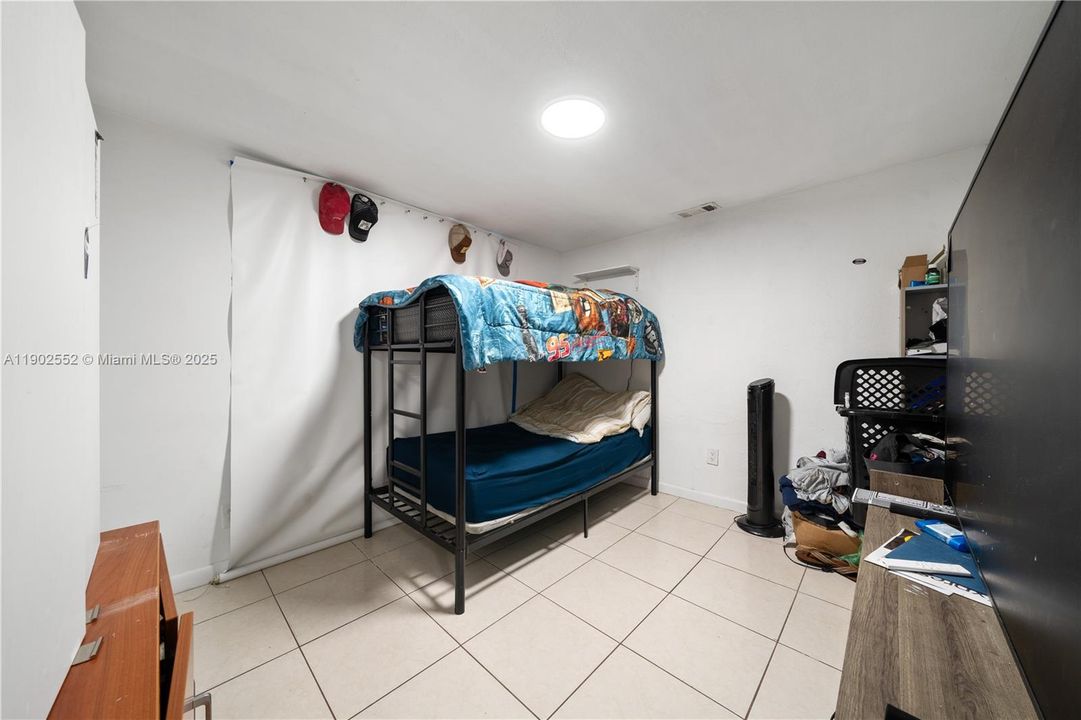 For Sale: $374,950 (3 beds, 2 baths, 932 Square Feet)