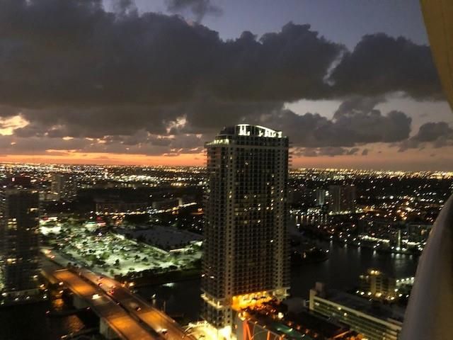 For Rent: $4,000 (2 beds, 1 baths, 1086 Square Feet)