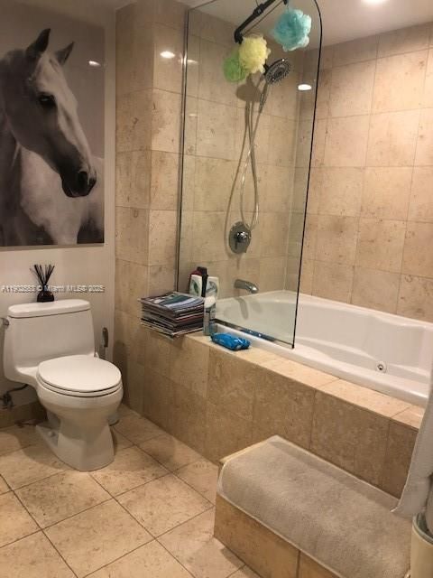 For Rent: $4,000 (2 beds, 1 baths, 1086 Square Feet)