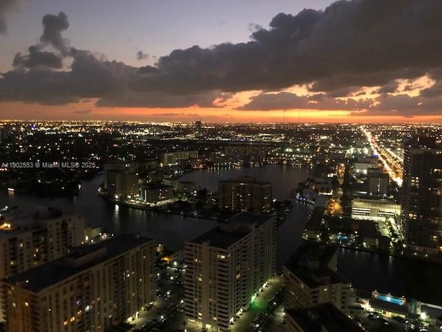 For Rent: $4,000 (2 beds, 1 baths, 1086 Square Feet)