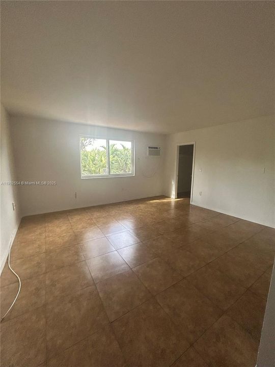 Recently Rented: $1,400 (1 beds, 1 baths, 382 Square Feet)