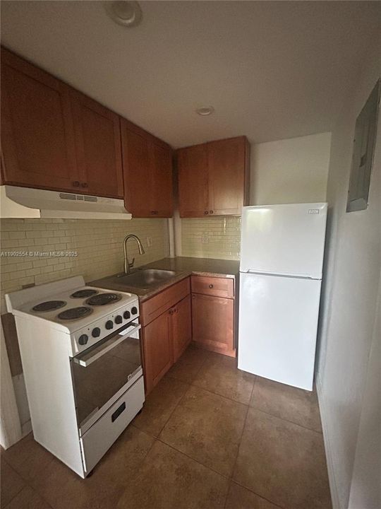 Recently Rented: $1,400 (1 beds, 1 baths, 382 Square Feet)