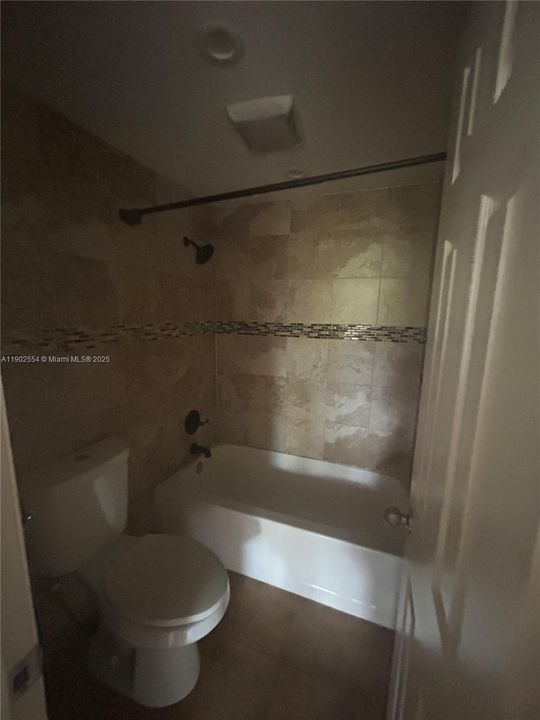 Recently Rented: $1,400 (1 beds, 1 baths, 382 Square Feet)