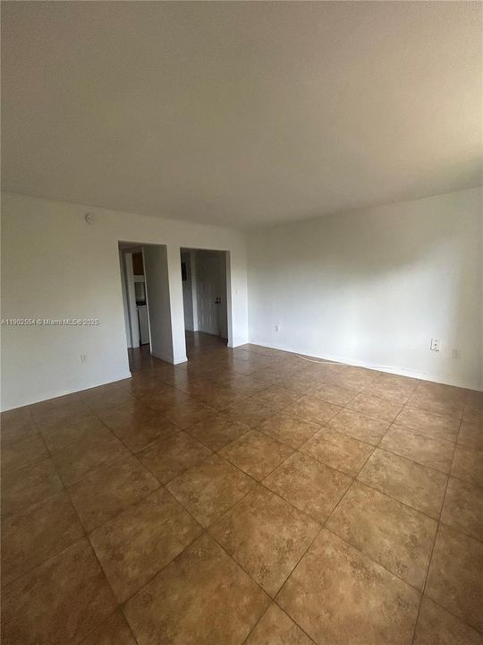 Recently Rented: $1,400 (1 beds, 1 baths, 382 Square Feet)
