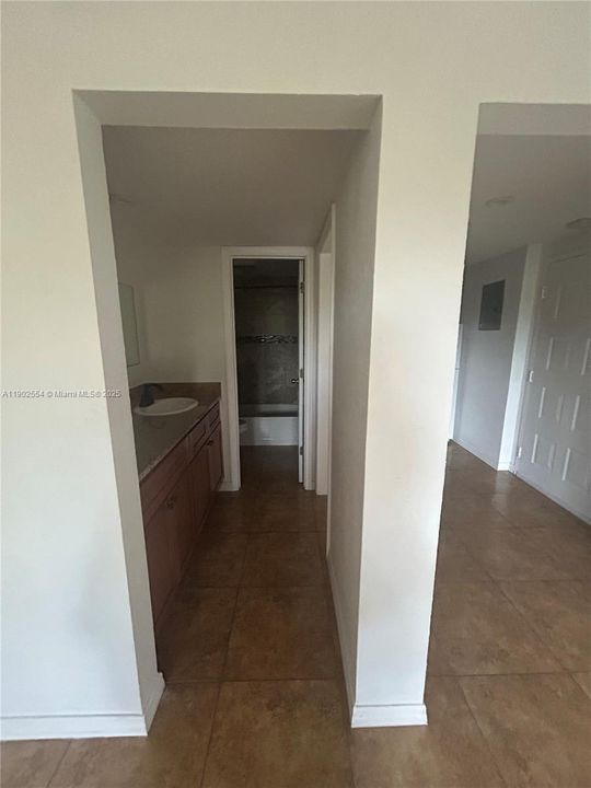 Recently Rented: $1,400 (1 beds, 1 baths, 382 Square Feet)
