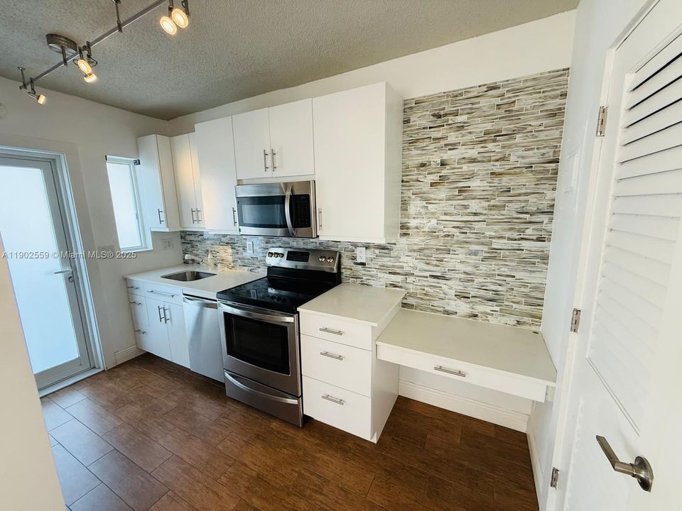 For Rent: $1,900 (1 beds, 1 baths, 540 Square Feet)