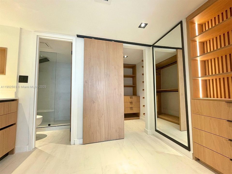 For Sale: $610,000 (2 beds, 2 baths, 1357 Square Feet)