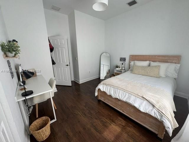 待售: $1,100,000 (4 贝兹, 3 浴室, 2476 平方英尺)