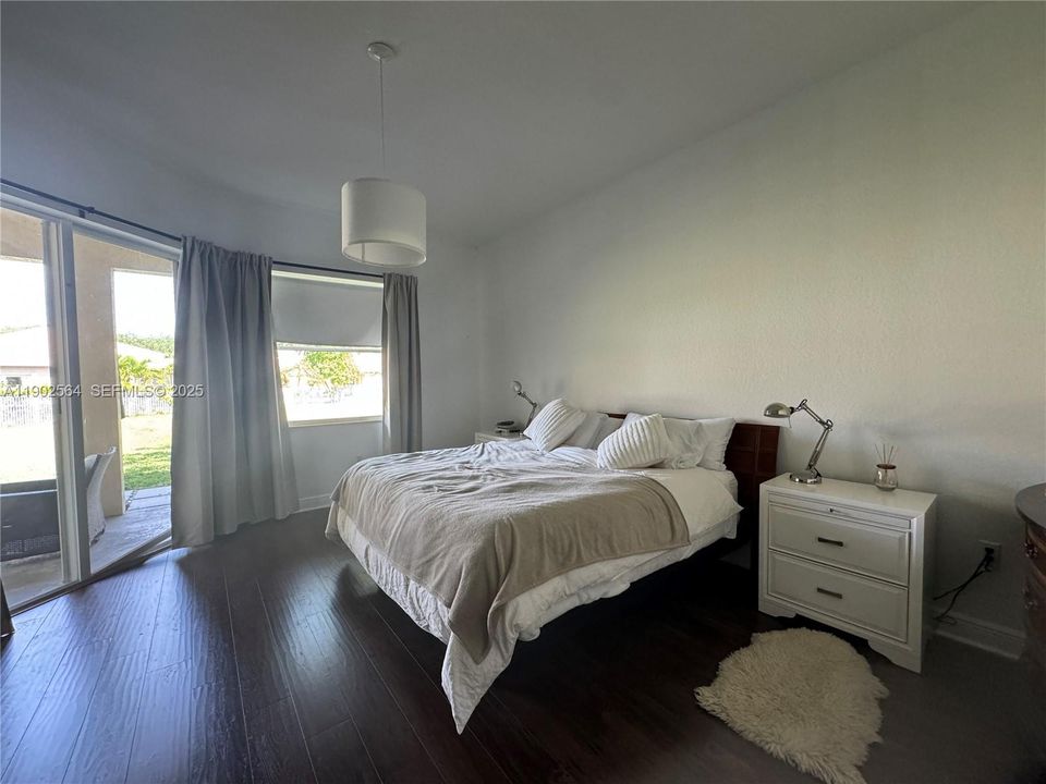 待售: $1,100,000 (4 贝兹, 3 浴室, 2476 平方英尺)