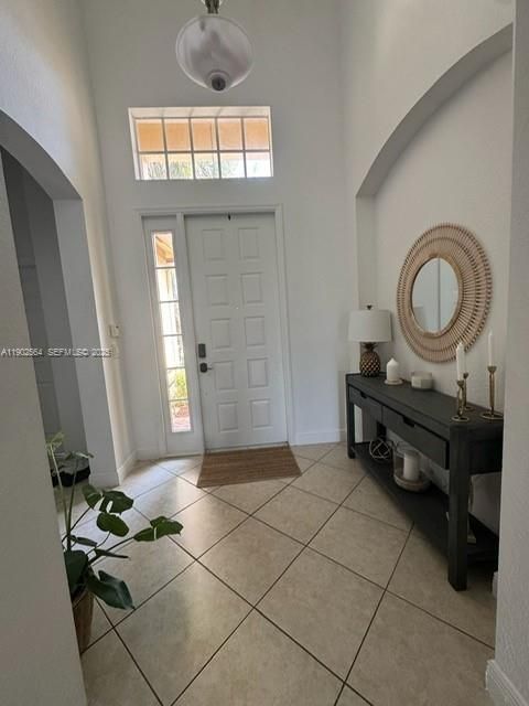 待售: $1,100,000 (4 贝兹, 3 浴室, 2476 平方英尺)